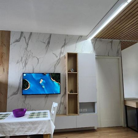 Avalona Apartment 2 Вльора Екстер'єр фото