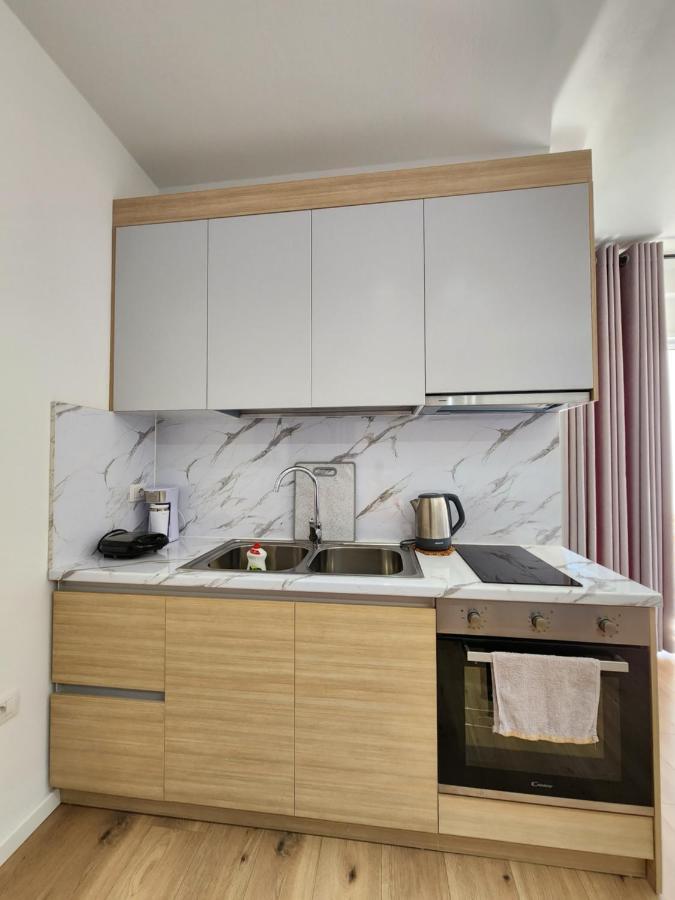 Avalona Apartment 2 Вльора Екстер'єр фото